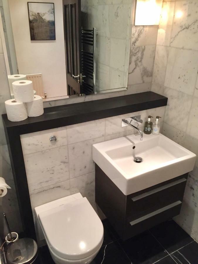 Stylish Apartment In Victoria Londra Dış mekan fotoğraf