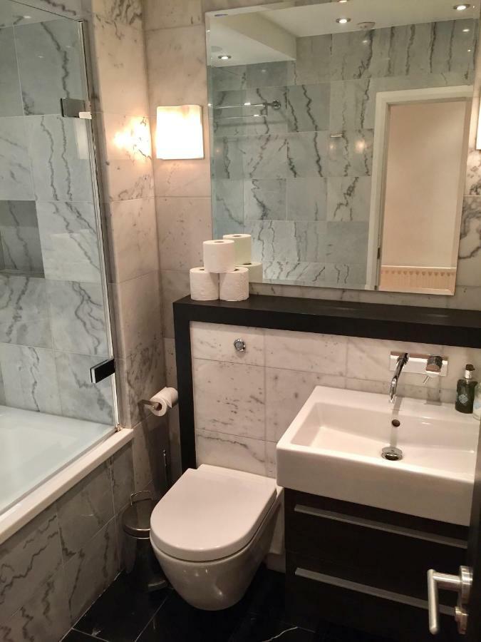 Stylish Apartment In Victoria Londra Dış mekan fotoğraf