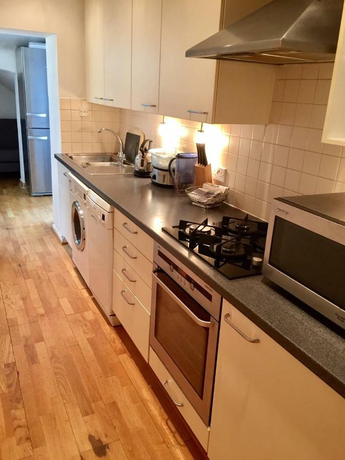 Stylish Apartment In Victoria Londra Dış mekan fotoğraf