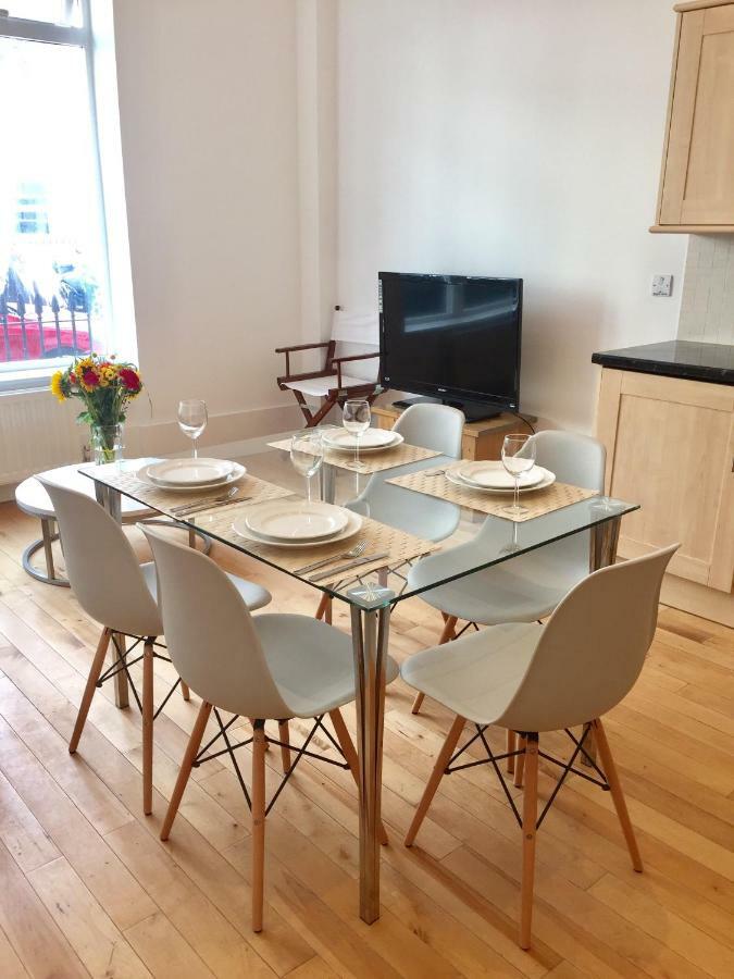 Stylish Apartment In Victoria Londra Dış mekan fotoğraf