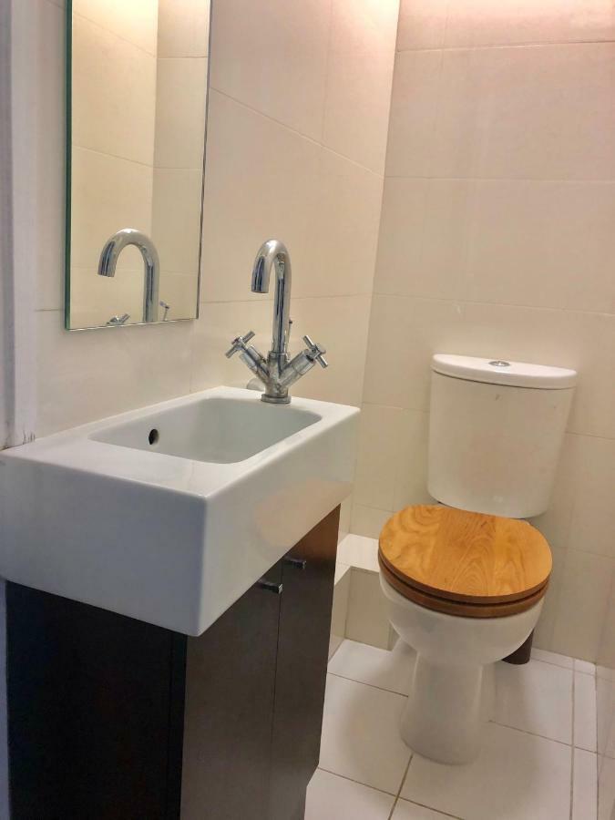 Stylish Apartment In Victoria Londra Dış mekan fotoğraf