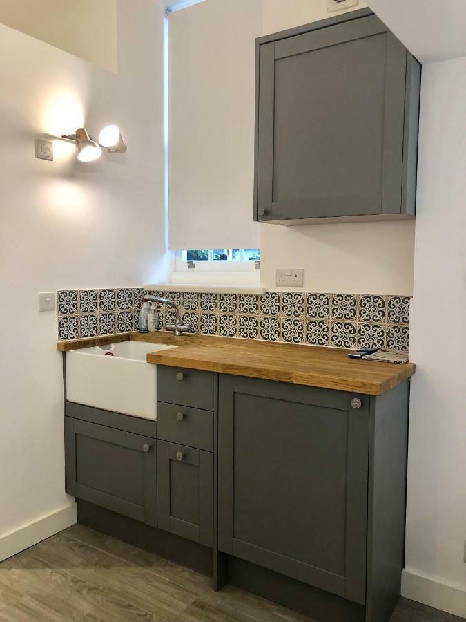 Stylish Apartment In Victoria Londra Dış mekan fotoğraf